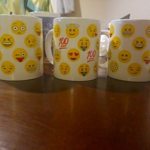 Emoji coffee/tea mugs like new